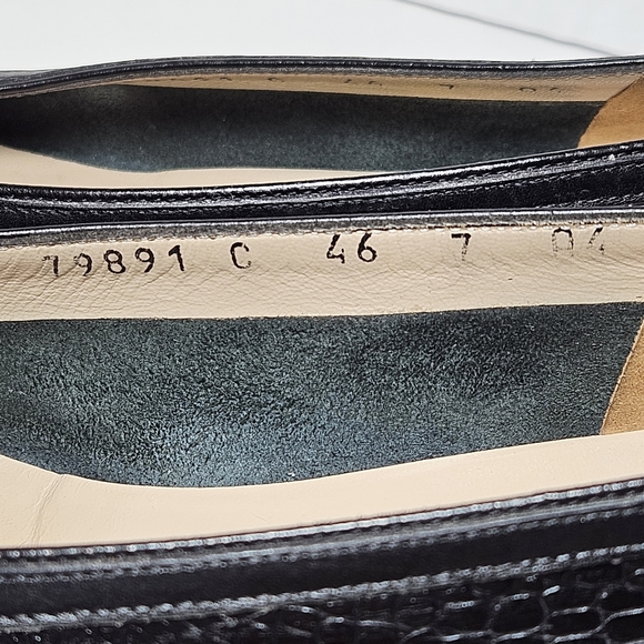 Vtg Salvatore Ferragamo Black Wmn A4 Extra Narrow Croc Embossed Pumps - Picture 8 of 10
